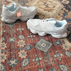 Unisex New Balance 9060 White Sneakers Men’s 9 / Women’s 10.5 NWT